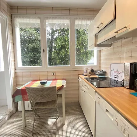 Apartament La Petite Bretonniere, T2 - Et Commerces A Proximite - - Lb180-001 *
