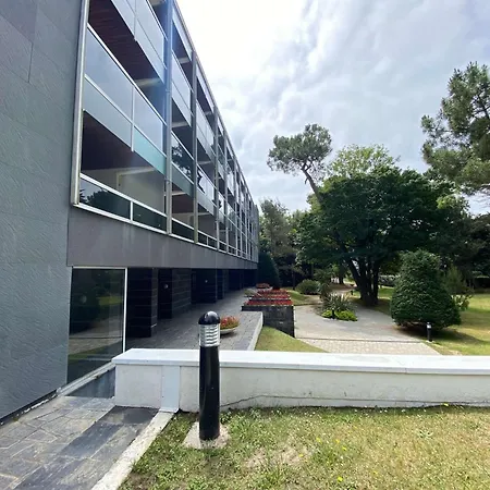 Apartament La Petite Bretonniere, T2 - Et Commerces A Proximite - - Lb180-001 *